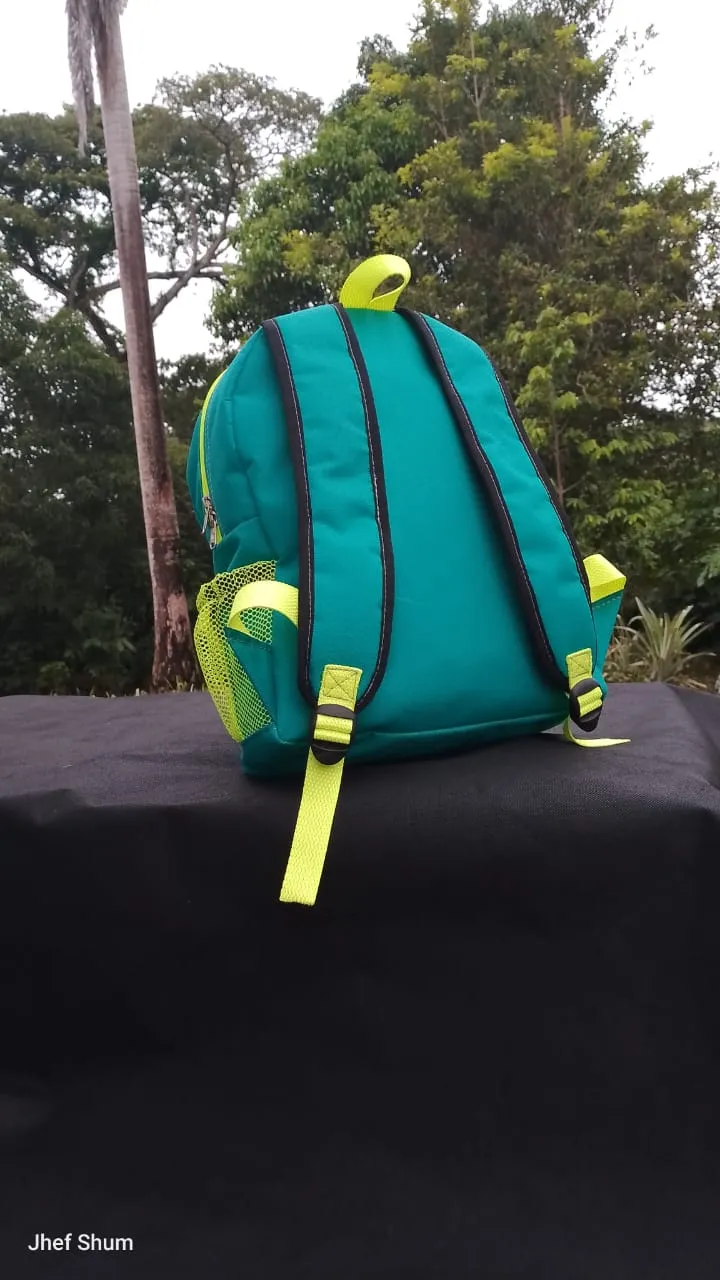 Morral de Calma visto de espaldas, mostrando las correas acolchadas y el asa superior